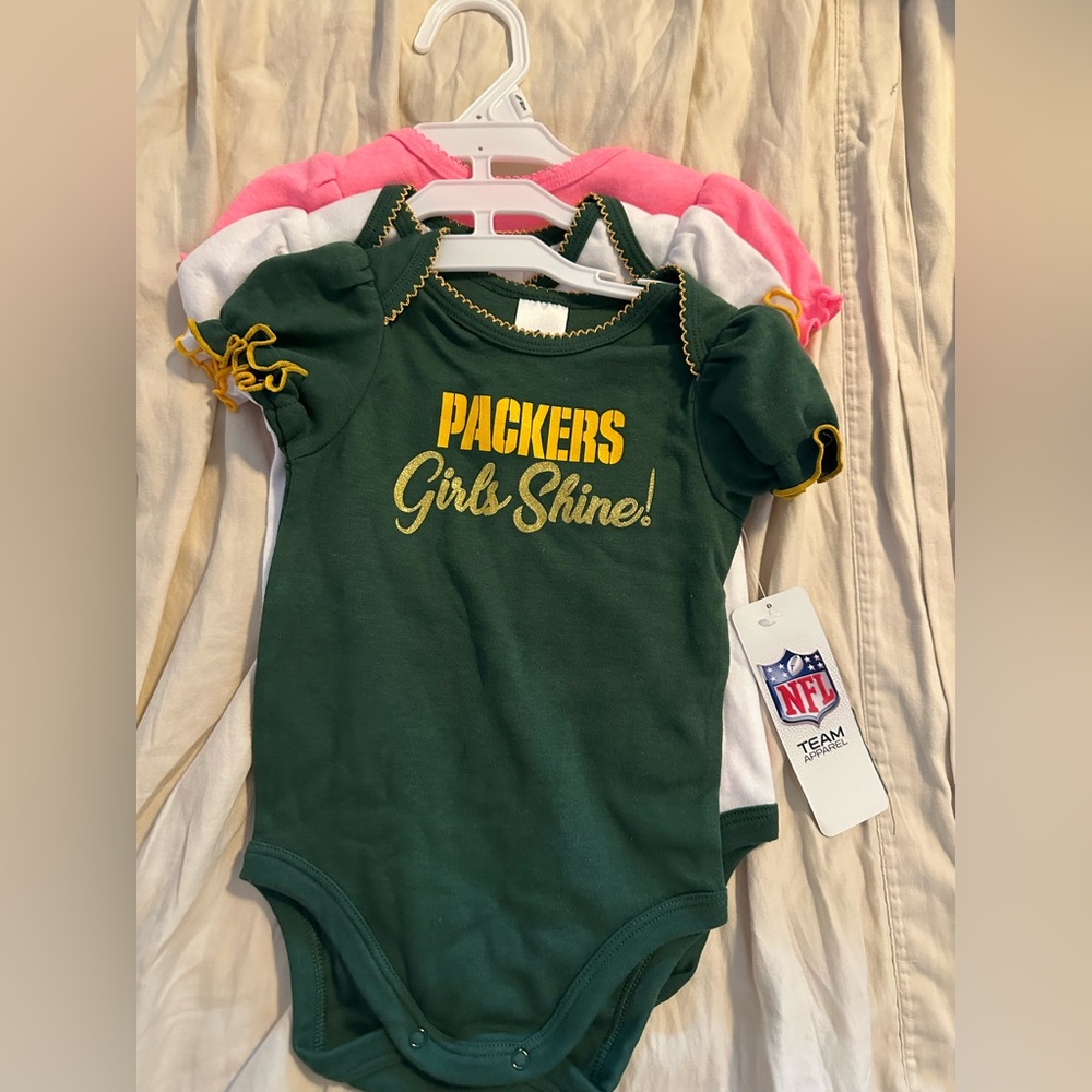 Baby girl 3-6 months onesie, new with tags